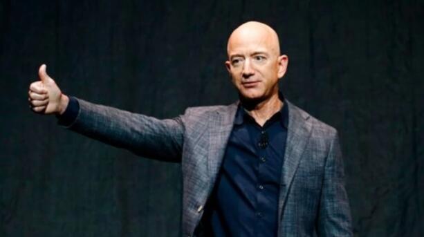 Jeff Bezos的Blue Origin获准将他和其他3人送入太空