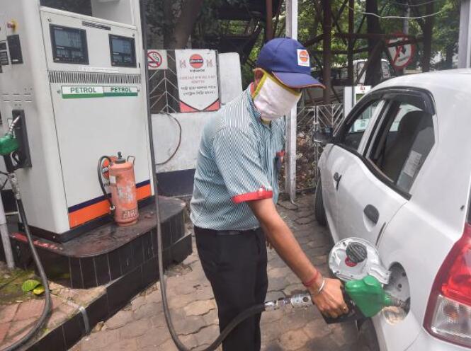 停产3天后印度全国首都汽油价格下调15派萨
