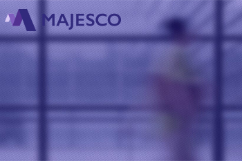 在宣布与IBM的5年伙伴关系之后，Majesco攀登4％
