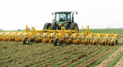 农业机器人：一种技术娴熟的高效农业设备