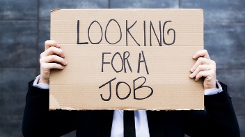 在美国的失业声明增加到2,43,000人