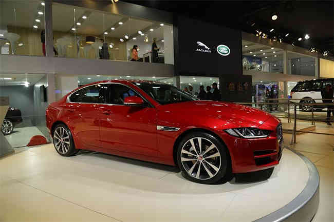 全新的Jaguar XE劳动到印度;价格从卢比开始。39.90 lacs.