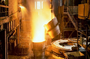 中国钢铁生产袭击六月历史新高