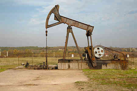 石油和天然气股票下降; ongc翻滚4.9％