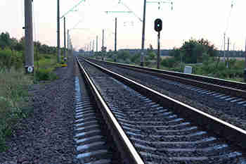 Delhi-Chandigarh路线上的第一个半高速项目：印度铁路