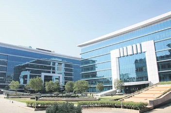 RMZ在Essar Group's Equinox Business Park购买100％股权