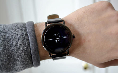 Fossil最新推出的智能手表起价仅为99美元