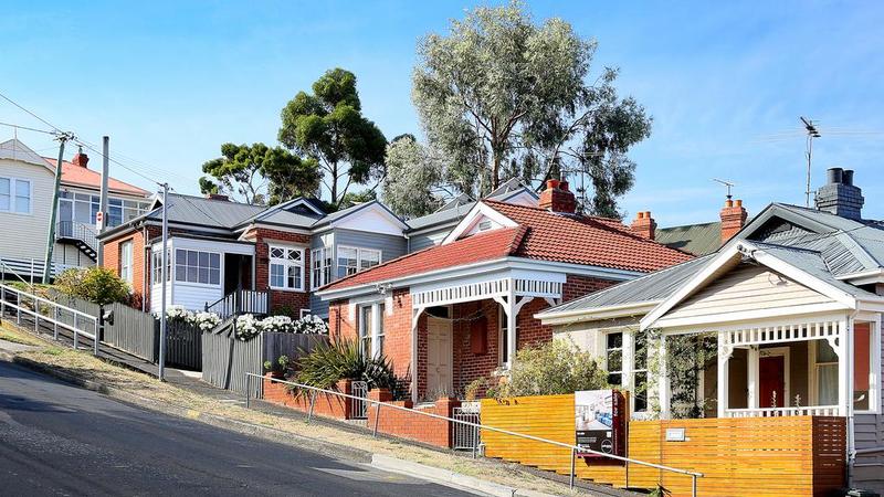 年轻的家庭放弃了墨尔本和悉尼的霍巴特经济适用房