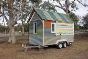 在悉尼生活的小梦想学习如何建造一个小房子