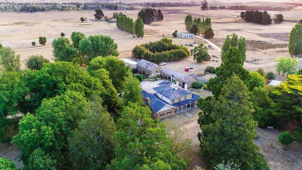 塔斯马尼亚州的农业经营部门购买了历史悠久的芬加尔谷农业财产