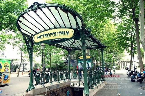 宣布将废弃的巴黎地铁站改造成游泳池和美术馆的计划