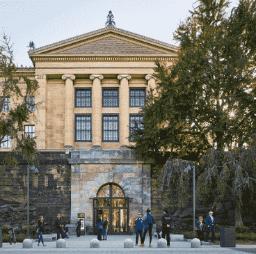 弗兰克盖里在费城艺术博物馆恢复入口和拱形走廊