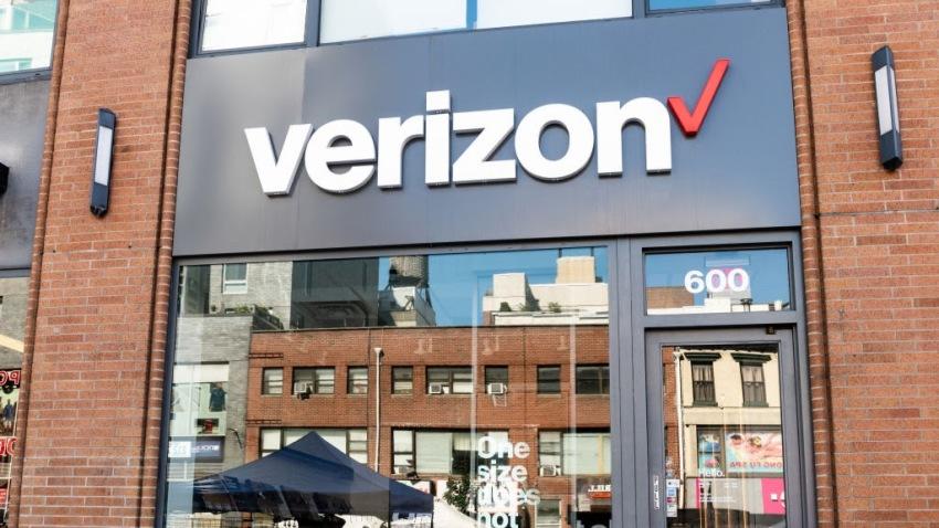 Verizon购买预付费运营商Tracfone