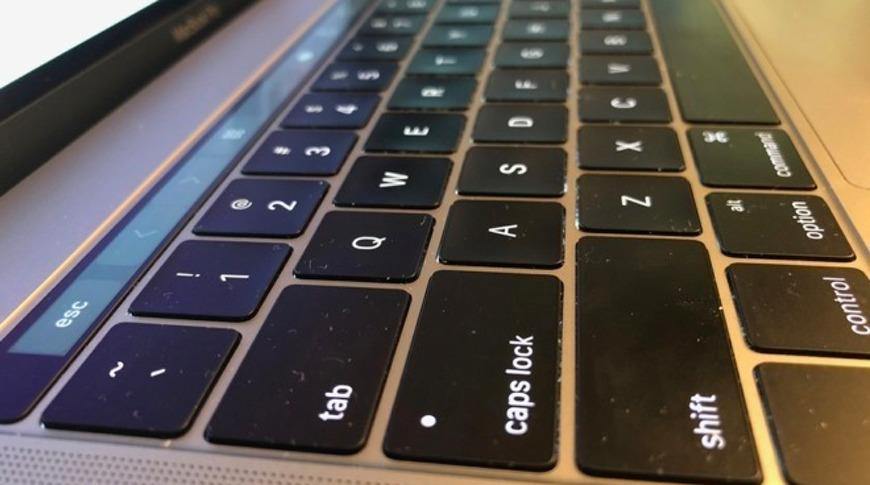 未来的MacBook Pro可能会使用可变形的触摸屏键盘代替机械键