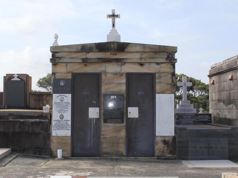 马特拉维尔陵墓出售