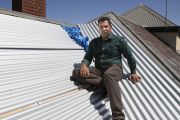 家庭装修要提防假屋顶工作人员