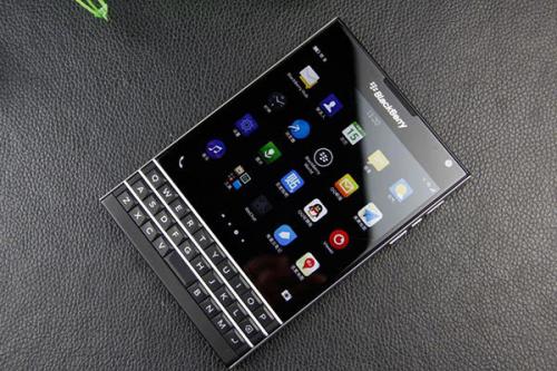 科技在线：黑莓降低了其两款高端智能手机的价格黑莓Passport和经典