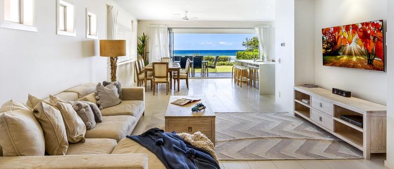 买家在黄金海岸的海滩附近的房屋和公寓上花费了数百万美元