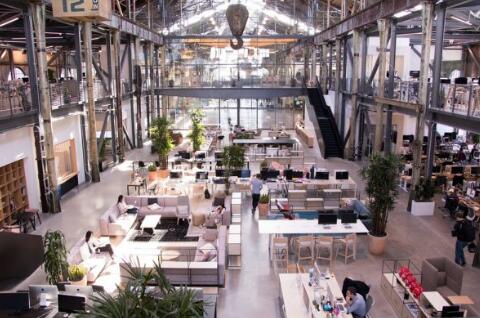 科技公司Gusto在旧金山改建的造船仓库中开设了无鞋履办公室