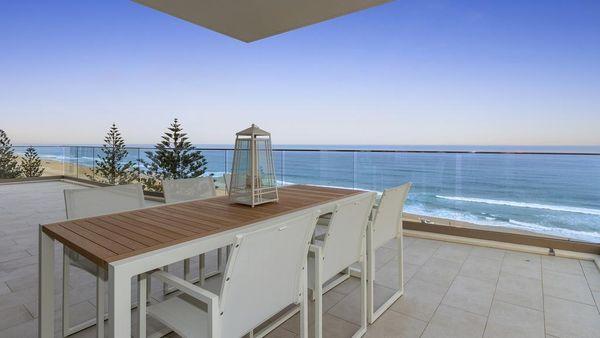 黄金海岸的顶层公寓以500万的价格卖给了北昆士兰夫妇
