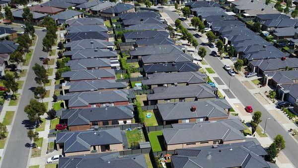 墨尔本的房屋价值正受到澳大利亚城市的冲击