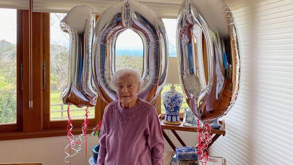 100岁的Beryl Mackie卖掉自己住了将近80年的房屋