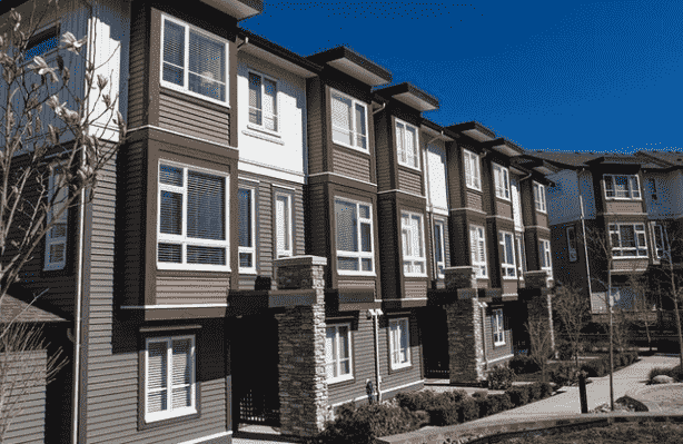 在美国和加拿大郊区公寓楼被列为最受欢迎的房地产类型