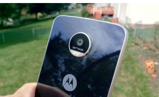 解锁的 Moto Z 可通过亚马逊或百思买预订